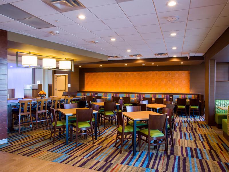 Fairfield Inn & Suites By Marriott Lincoln Southeast Εξωτερικό φωτογραφία