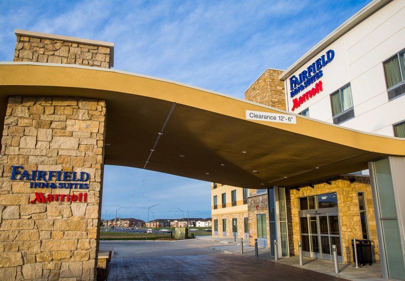 Fairfield Inn & Suites By Marriott Lincoln Southeast Εξωτερικό φωτογραφία