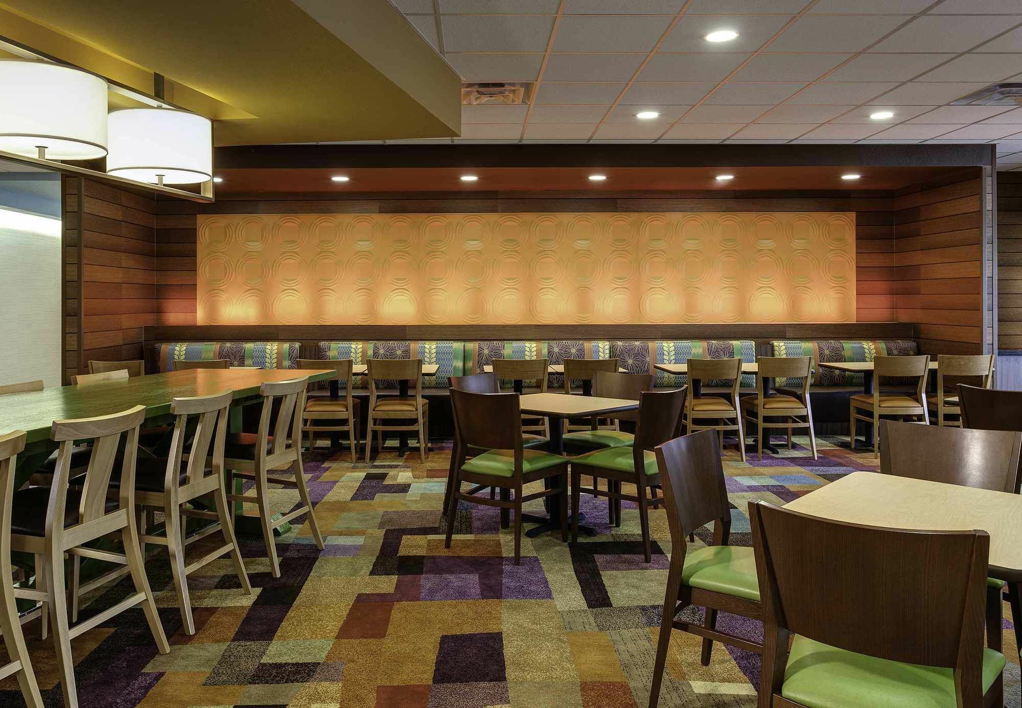 Fairfield Inn & Suites By Marriott Lincoln Southeast Εξωτερικό φωτογραφία